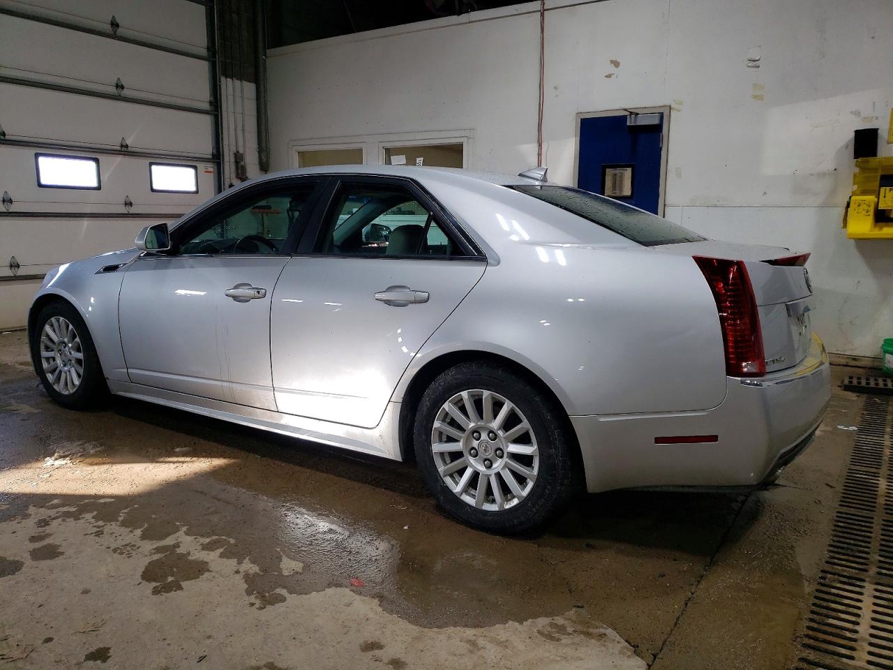 2011 CADILLAC CTS photo 2