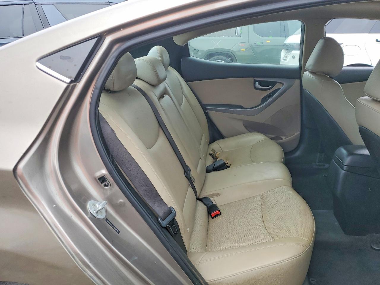 2014 HYUNDAI ELANTRA SE photo 28