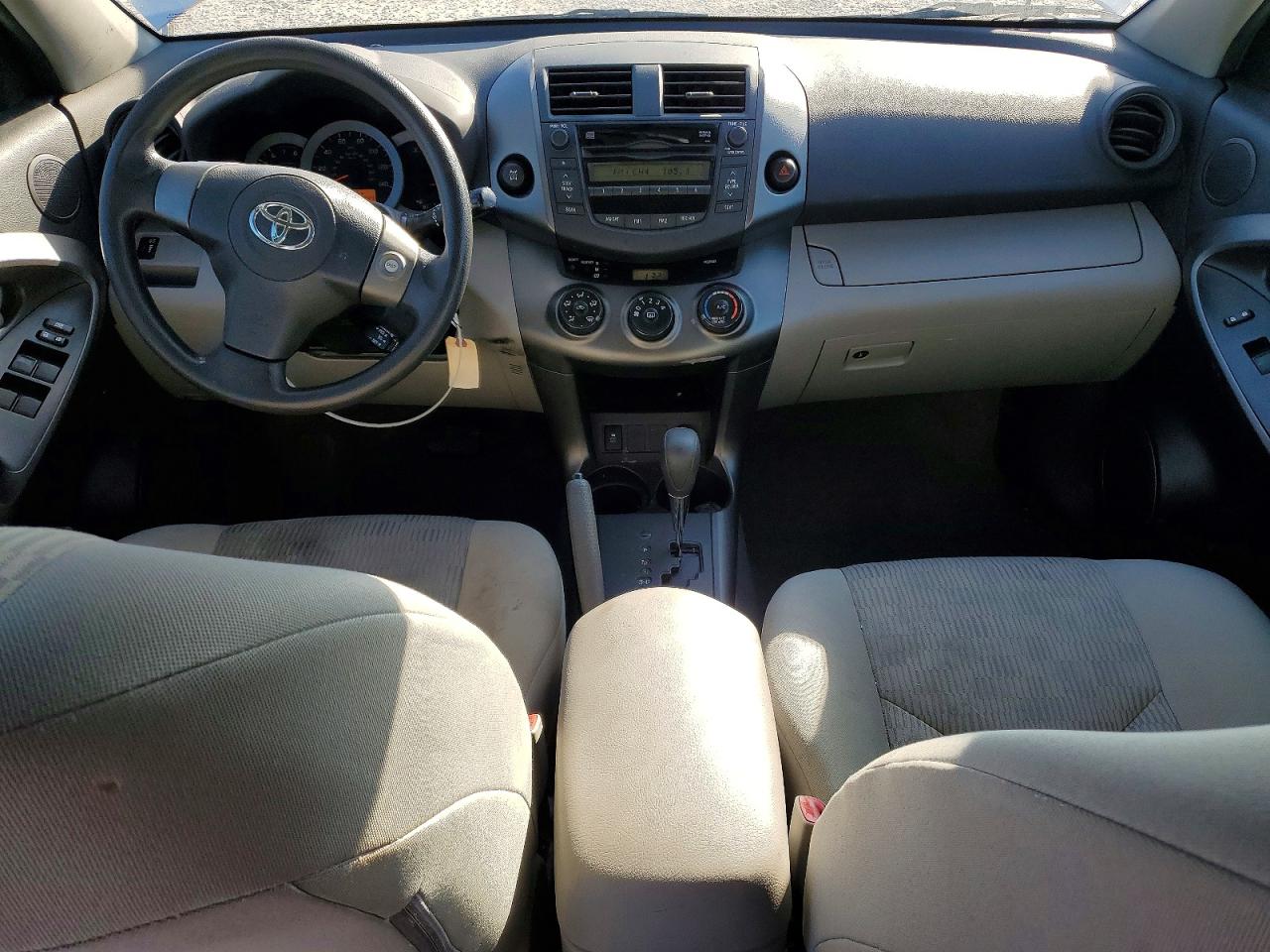 2011 TOYOTA RAV4 photo 8
