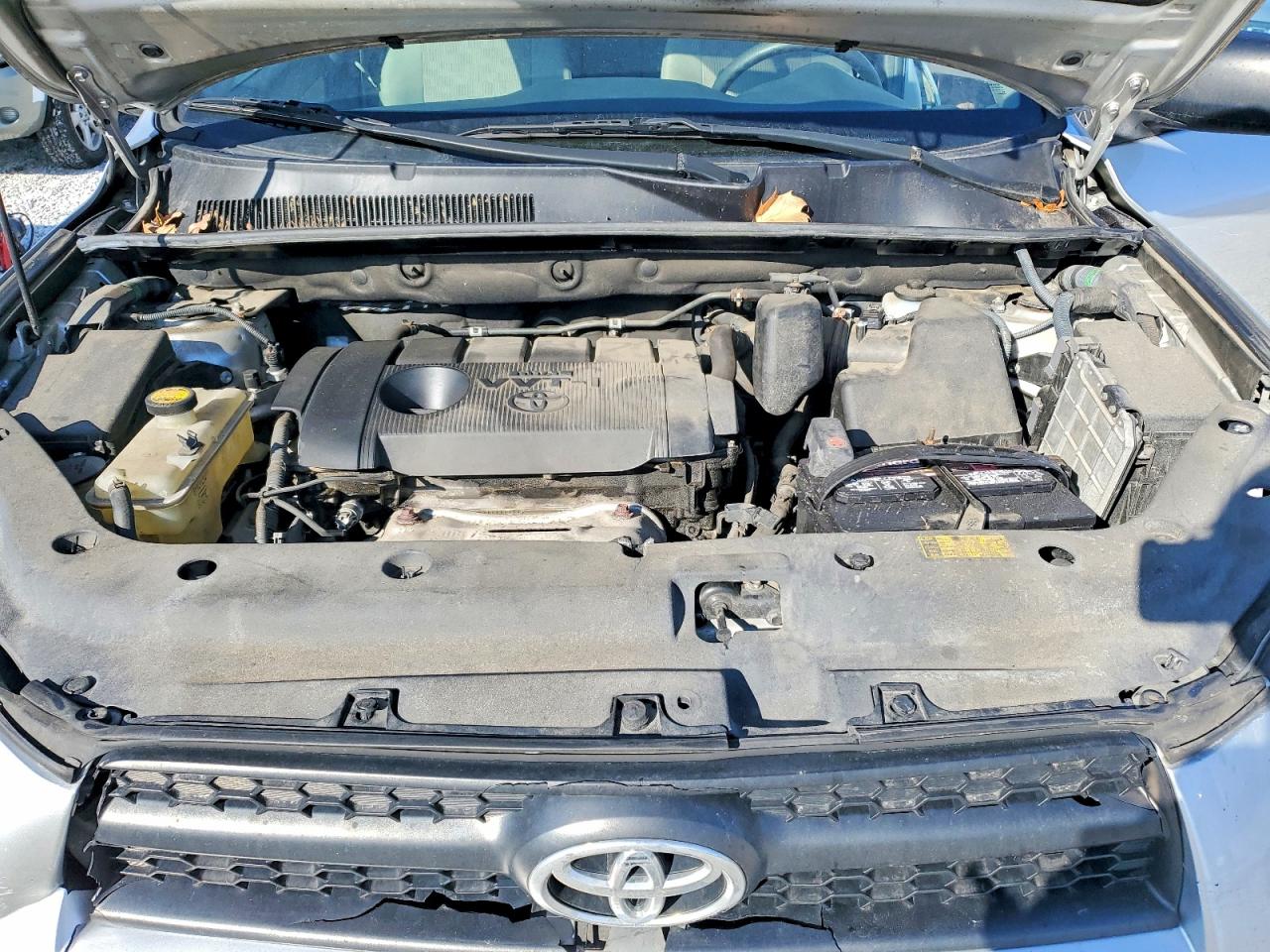 2011 TOYOTA RAV4 photo 12