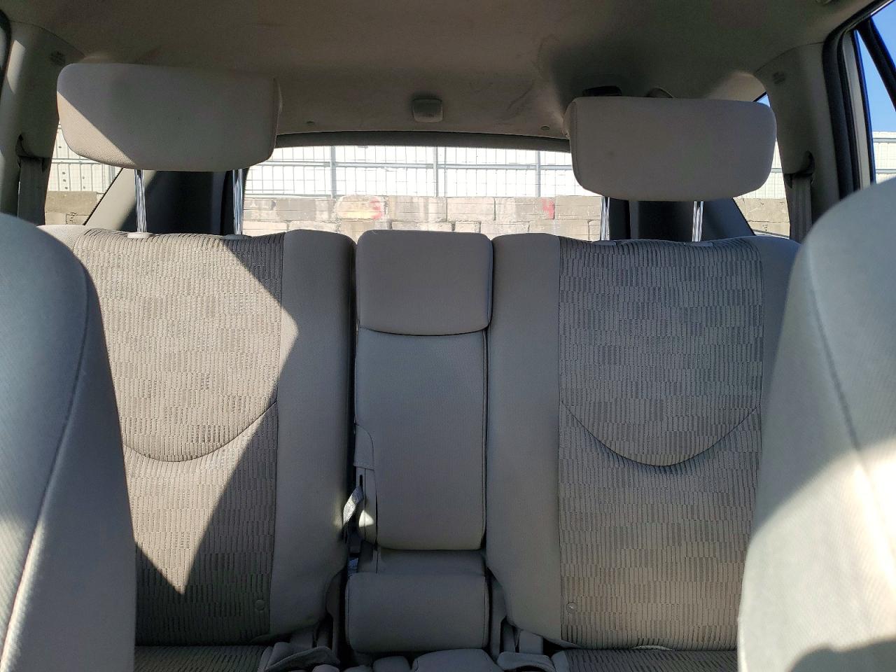 2011 TOYOTA RAV4 photo 10