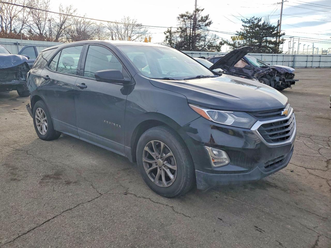 2019 CHEVROLET EQUINOX LS photo 4