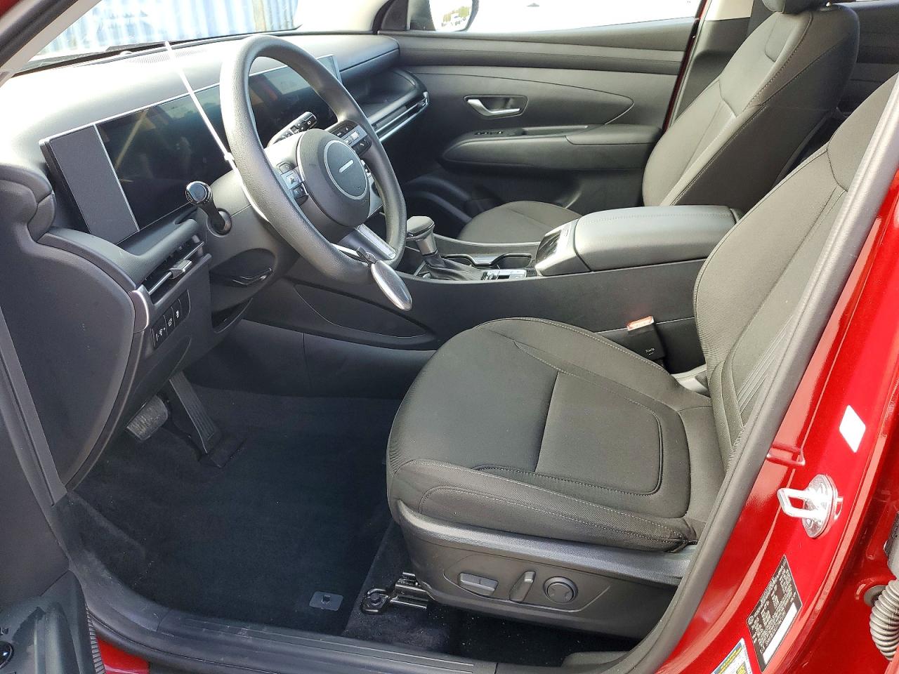 2026 HYUNDAI TUCSON SEL photo 7