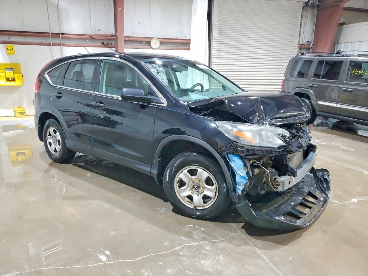 2014 HONDA CR-V LX photo 4