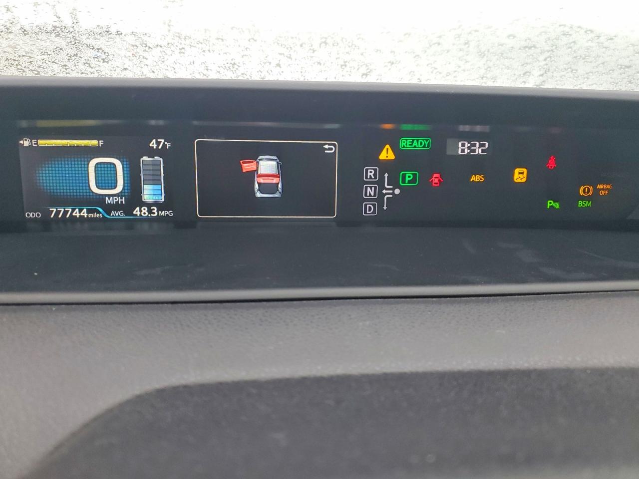 2018 TOYOTA PRIUS photo 9