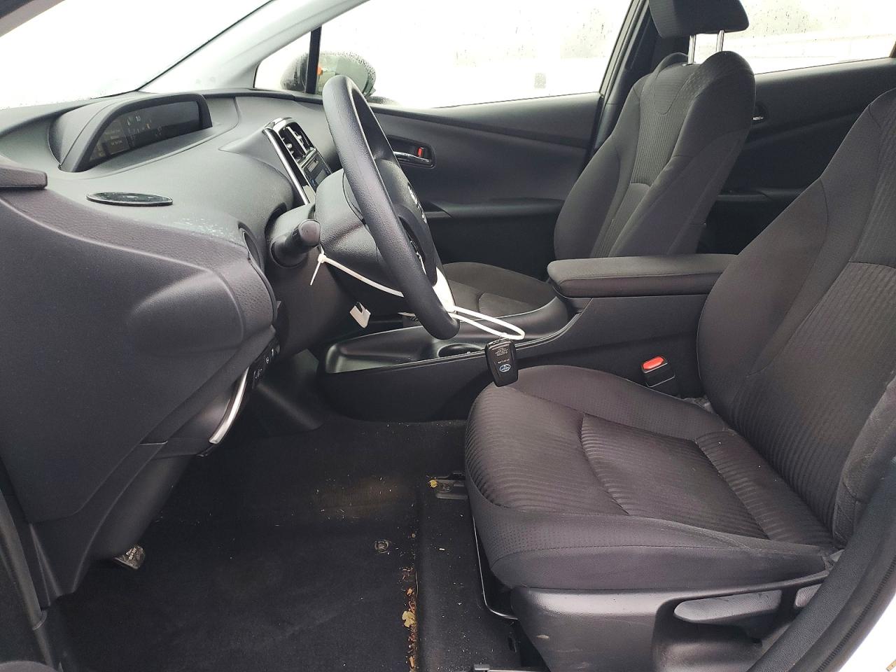2018 TOYOTA PRIUS photo 7
