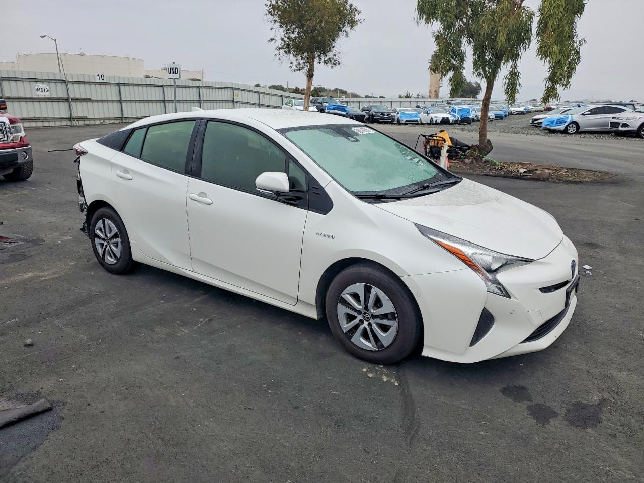 2018 TOYOTA PRIUS photo 4