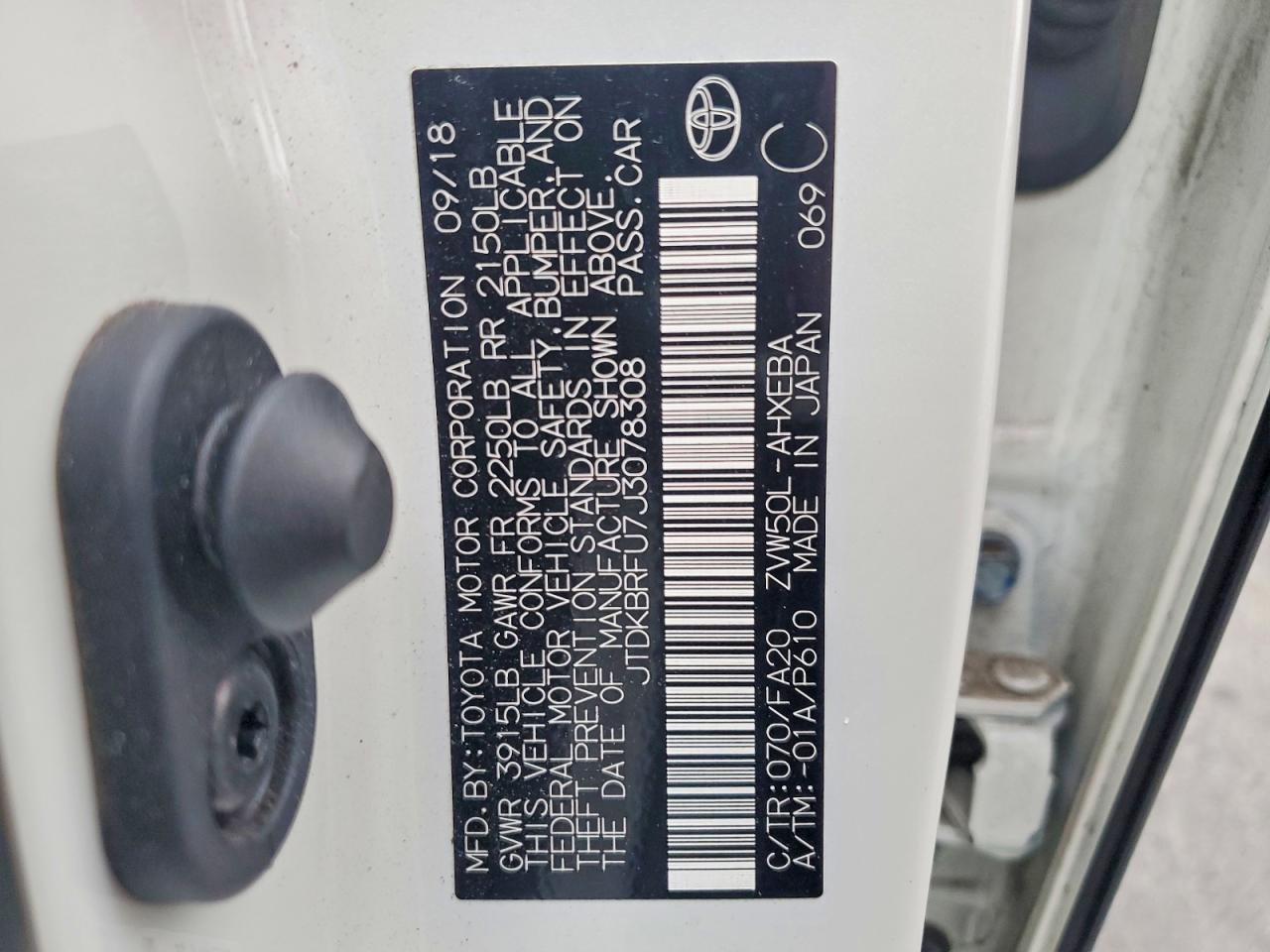 2018 TOYOTA PRIUS photo 13