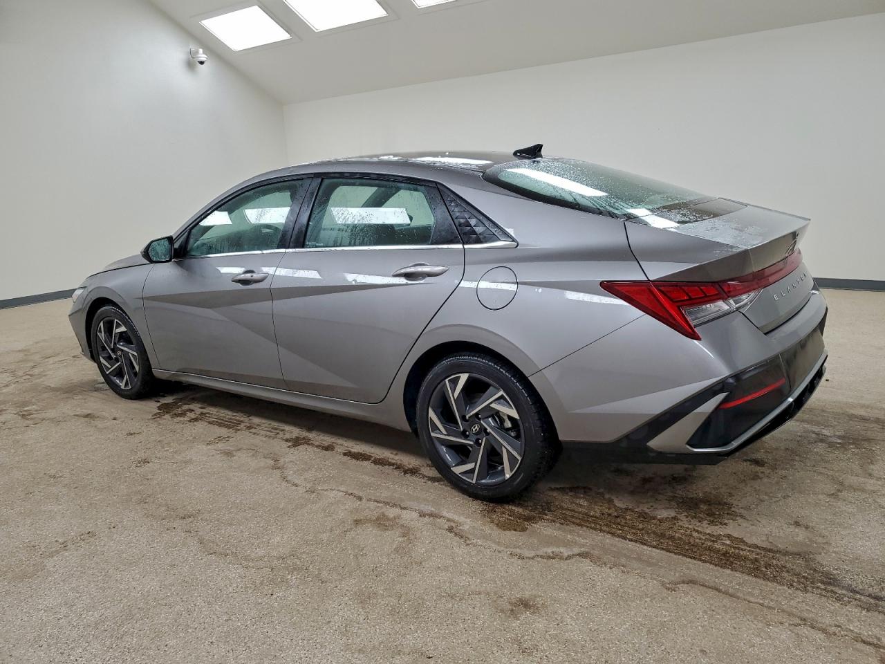 2025 HYUNDAI ELANTRA SEL photo 2