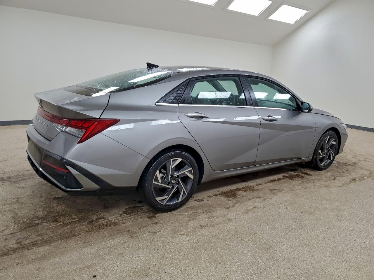 2025 HYUNDAI ELANTRA SEL photo 3