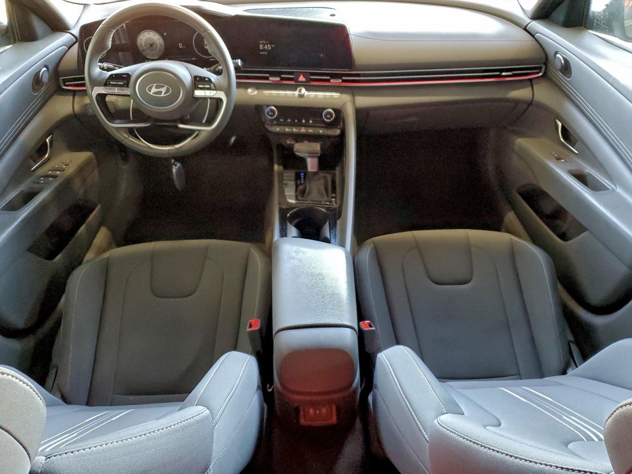 2025 HYUNDAI ELANTRA SEL photo 8