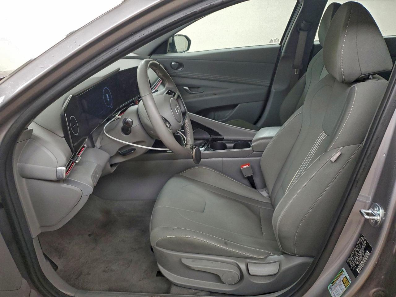 2025 HYUNDAI ELANTRA SEL photo 7