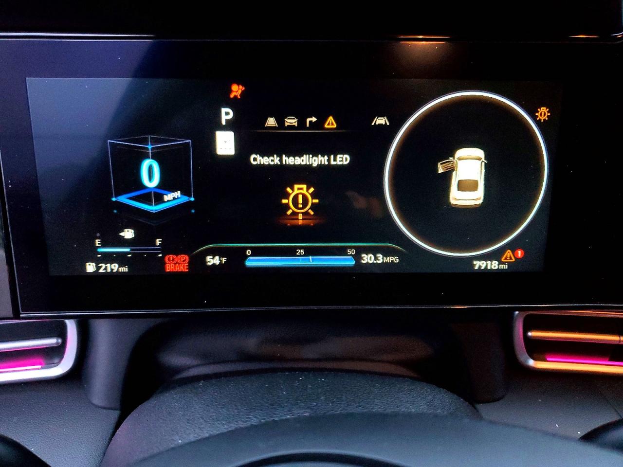 2025 HYUNDAI ELANTRA photo 9