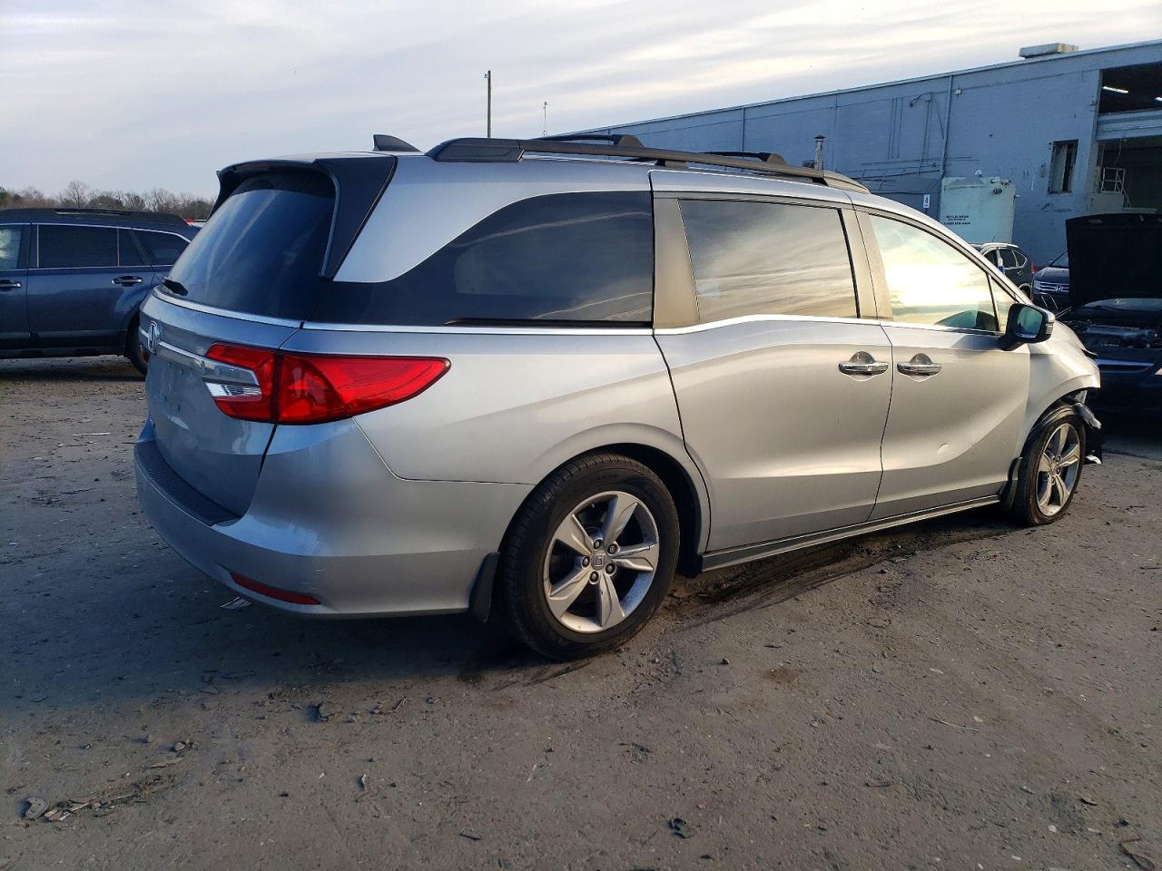 2019 HONDA ODYSSEY EXL photo 3