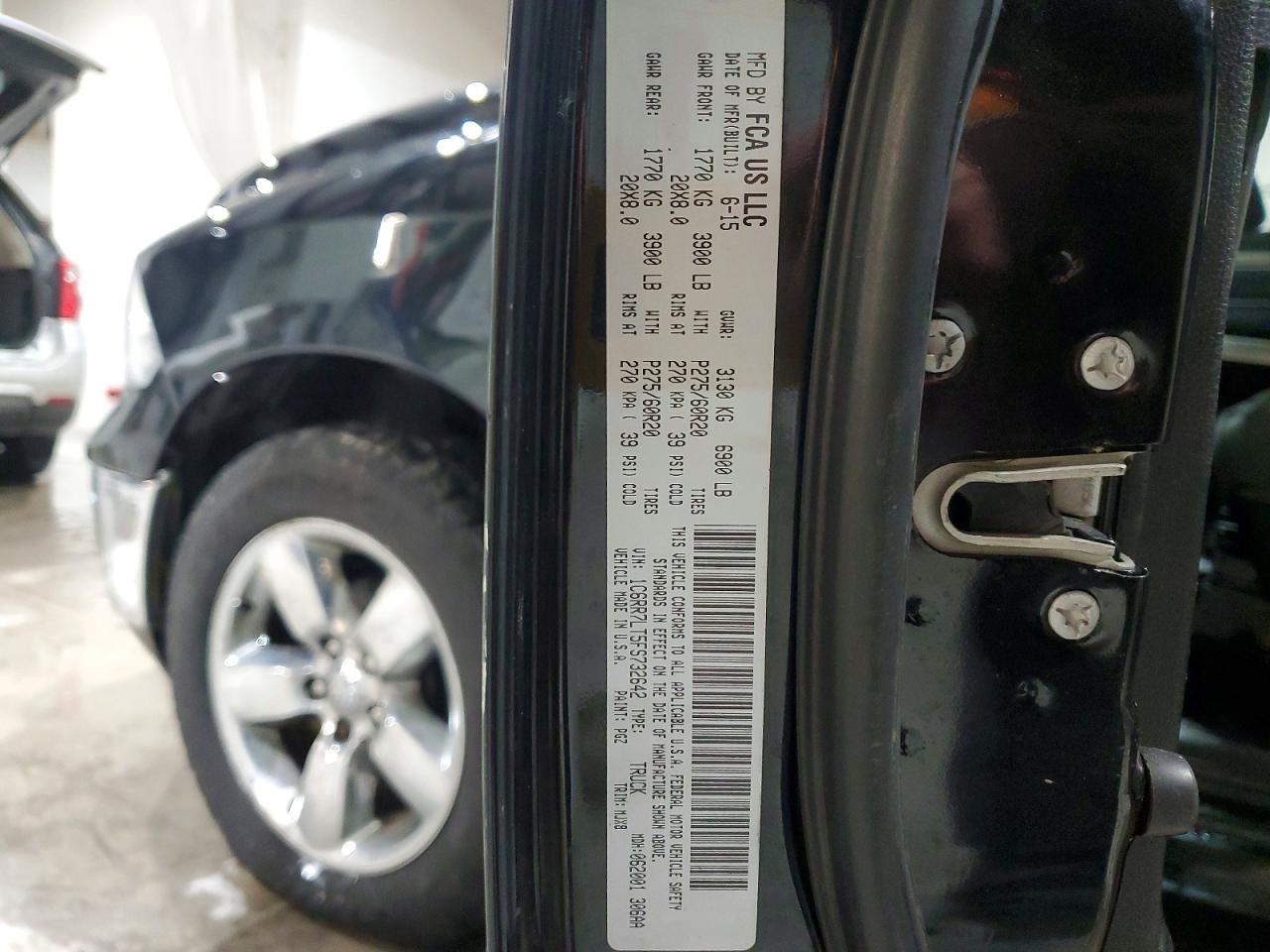 2015 RAM 1500 SLT photo 12