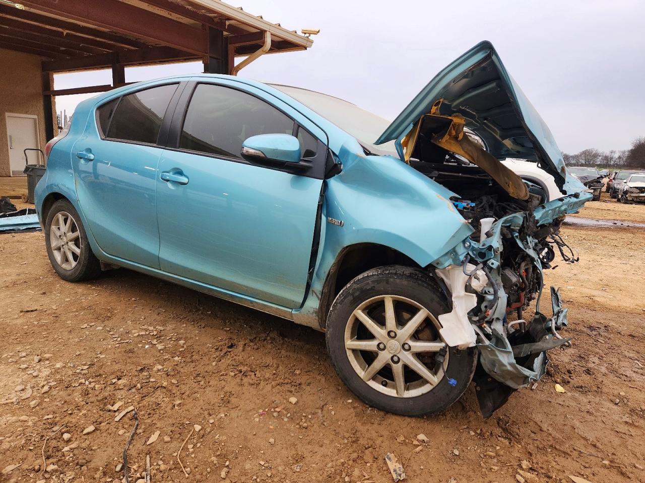 2014 TOYOTA PRIUS C photo 4