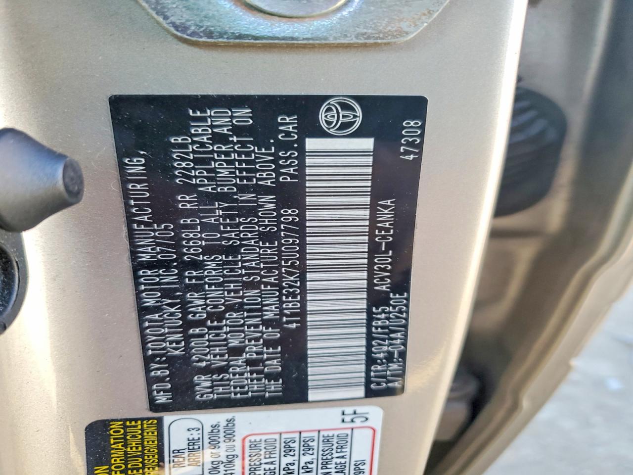 2005 TOYOTA CAMRY LE photo 12