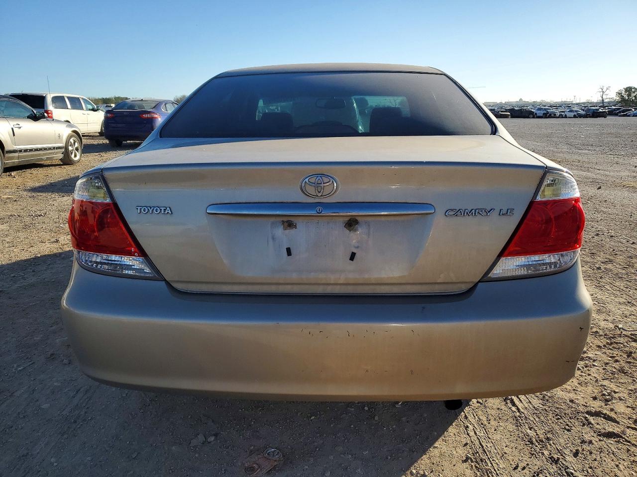 2005 TOYOTA CAMRY LE photo 6