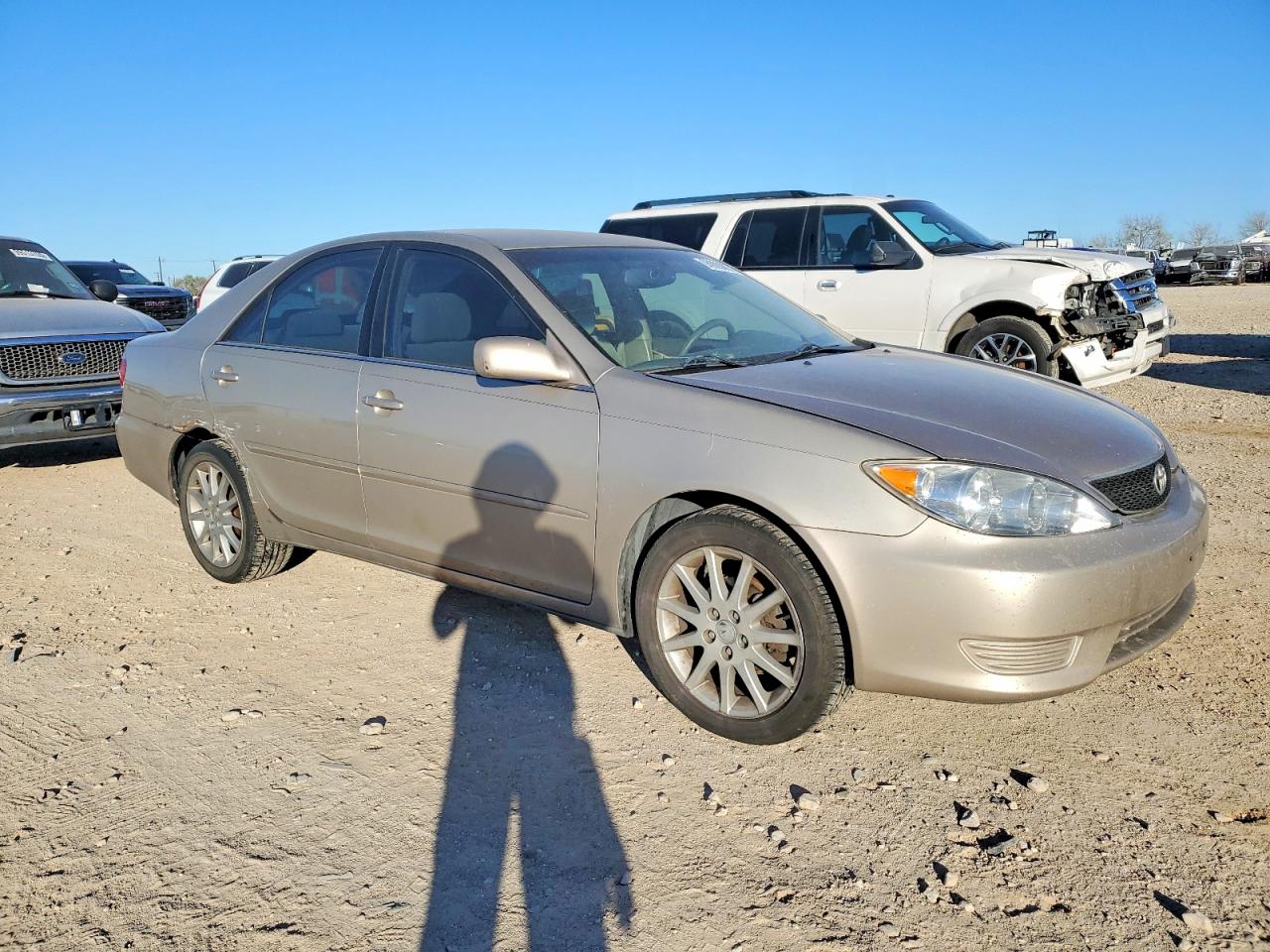 2005 TOYOTA CAMRY LE photo 4