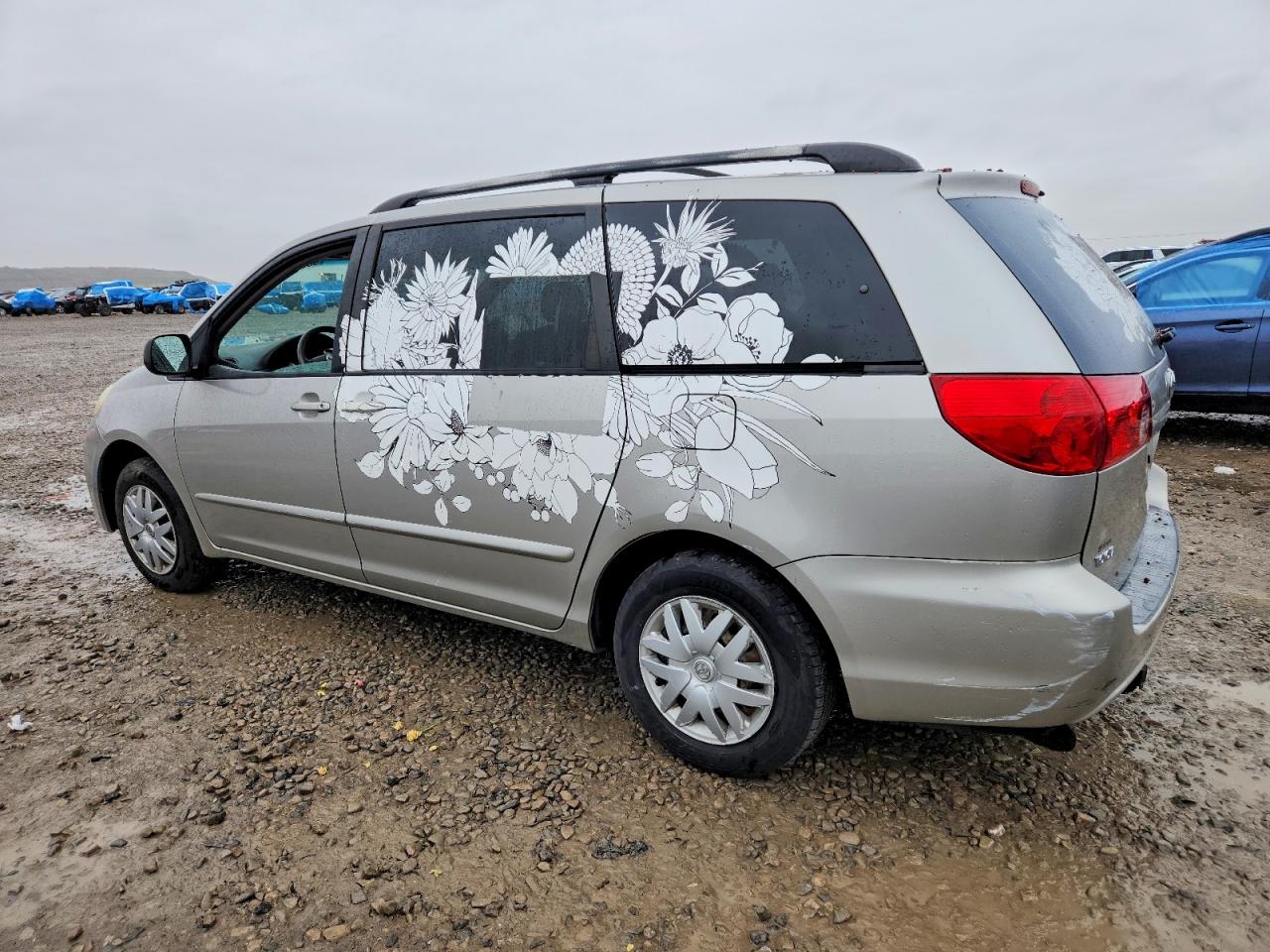 2006 TOYOTA SIENNA CE photo 2