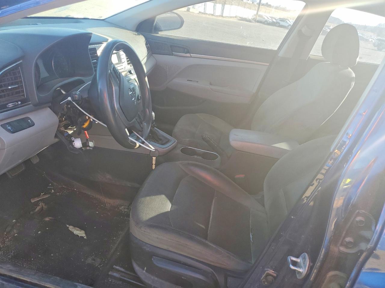2017 HYUNDAI ELANTRA SE photo 13