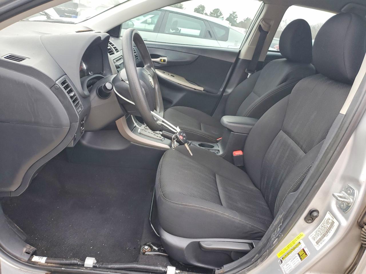 2012 TOYOTA COROLLA BASE photo 13