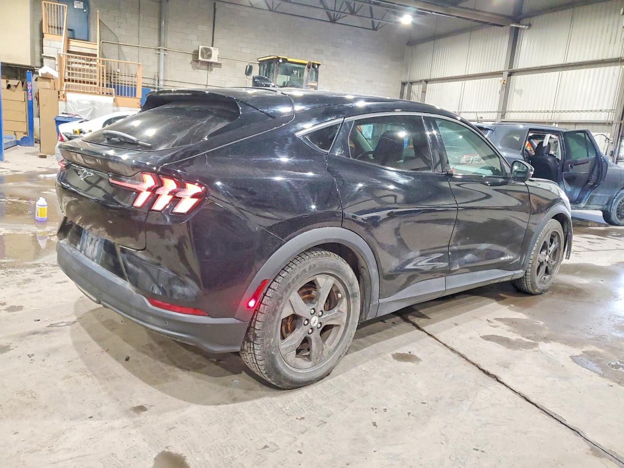 2021 FORD MUSTANG MACH-E SELECT photo 3