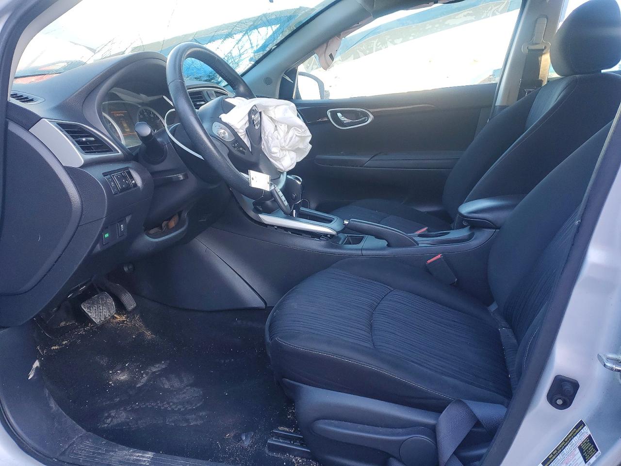 2019 NISSAN SENTRA S photo 19