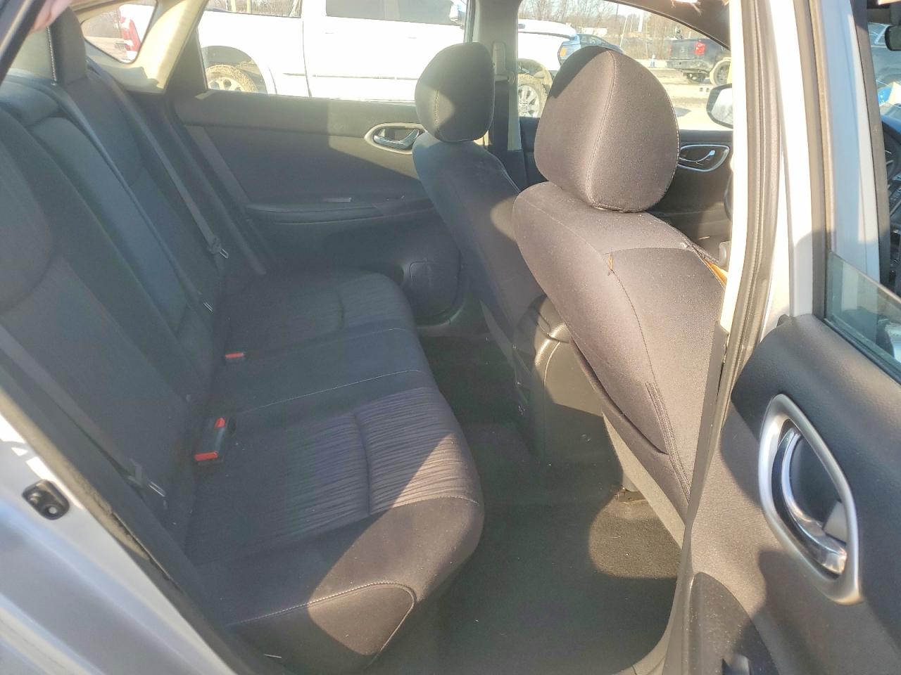 2019 NISSAN SENTRA S photo 28