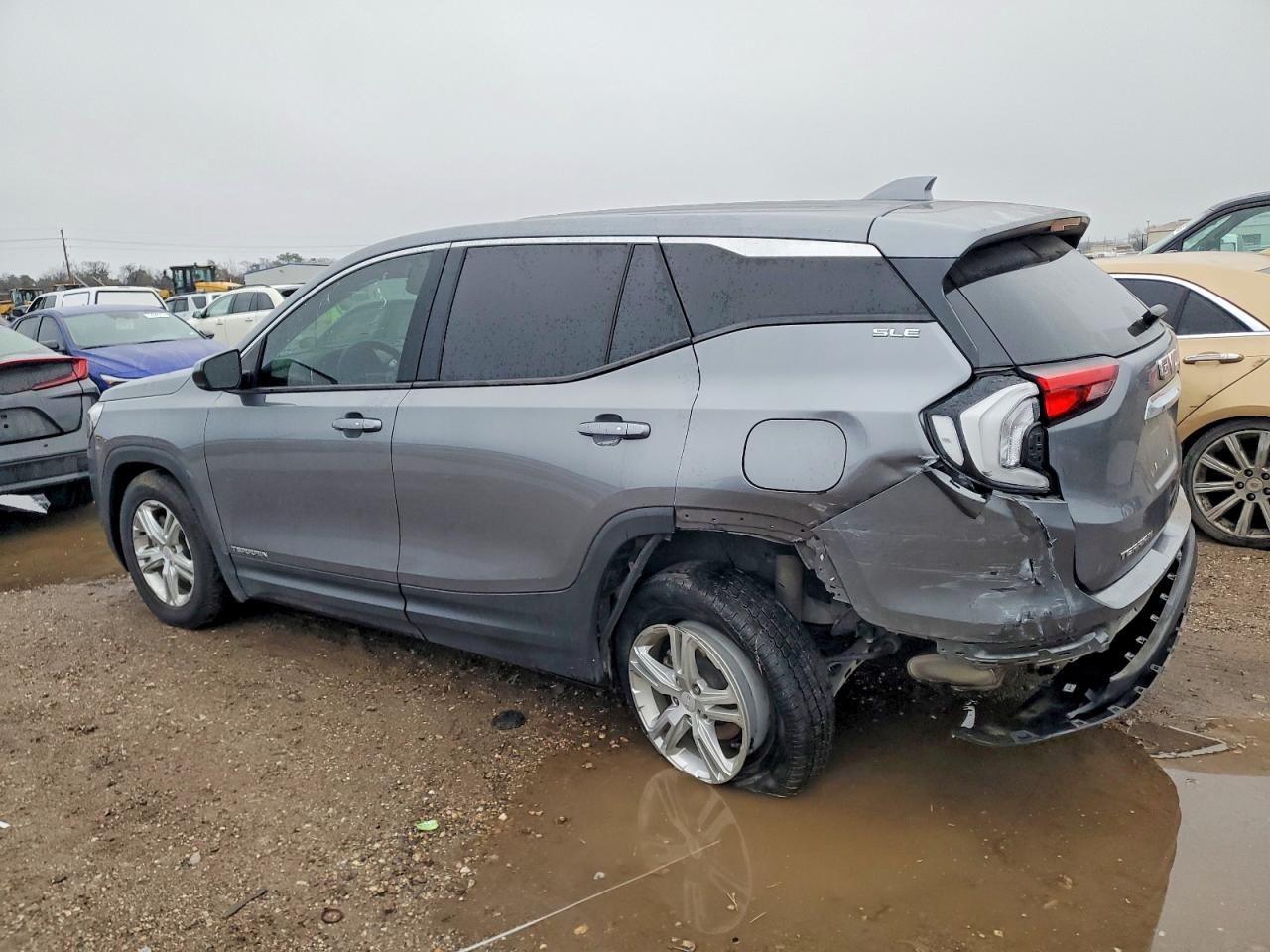 2019 GMC TERRAIN SLE photo 2