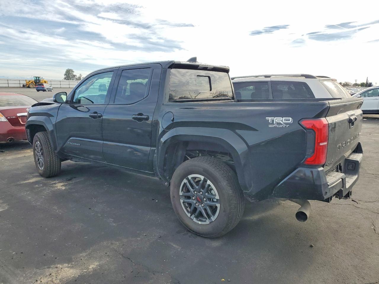 2025 TOYOTA TACOMA DOUBLE CAB photo 2
