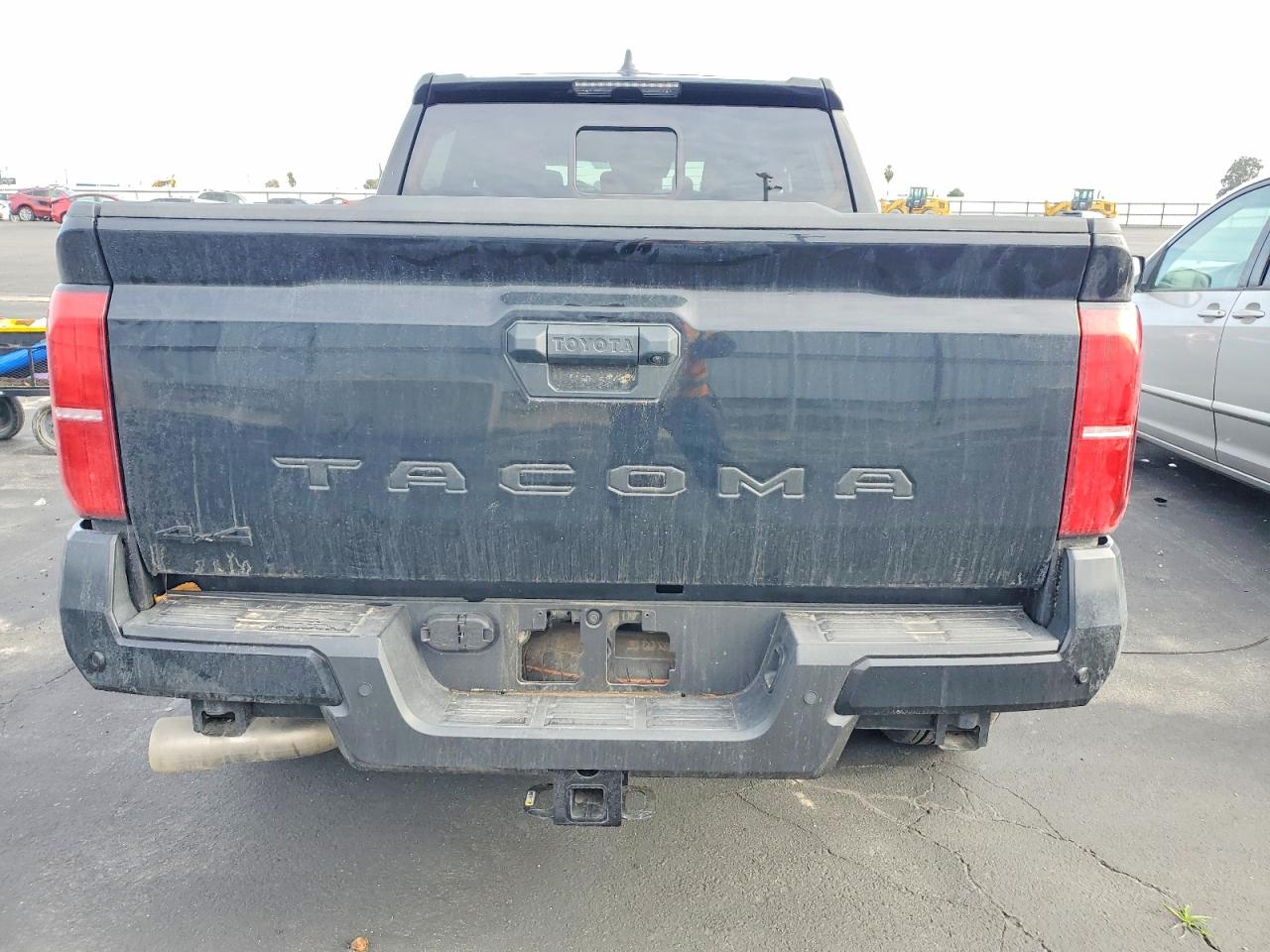 2025 TOYOTA TACOMA DOUBLE CAB photo 6