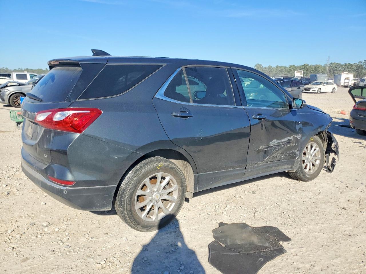 2018 CHEVROLET EQUINOX LT photo 3