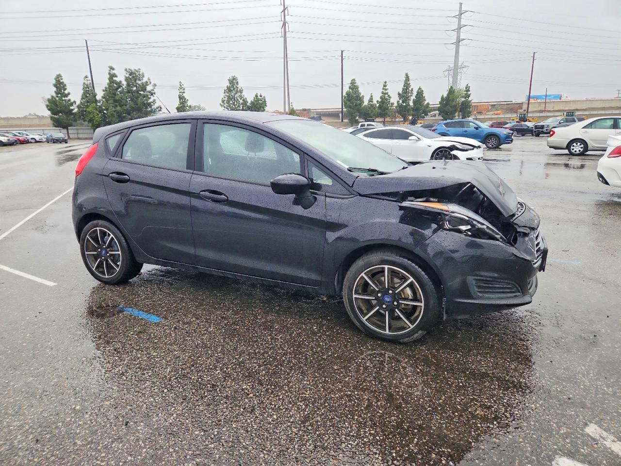 2019 FORD FIESTA SE photo 4