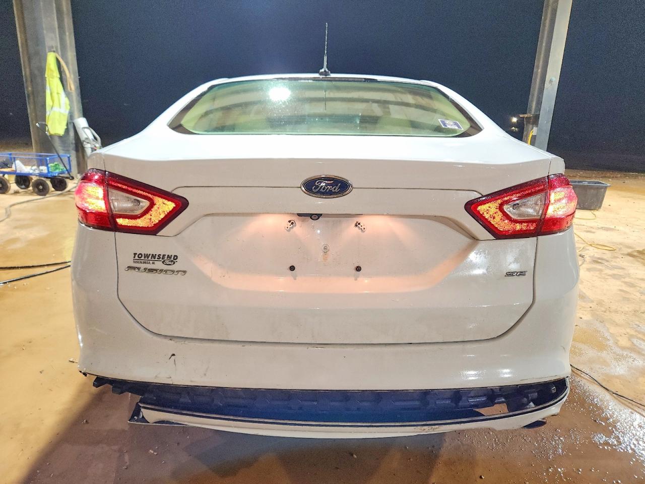 2015 FORD FUSION SE photo 16