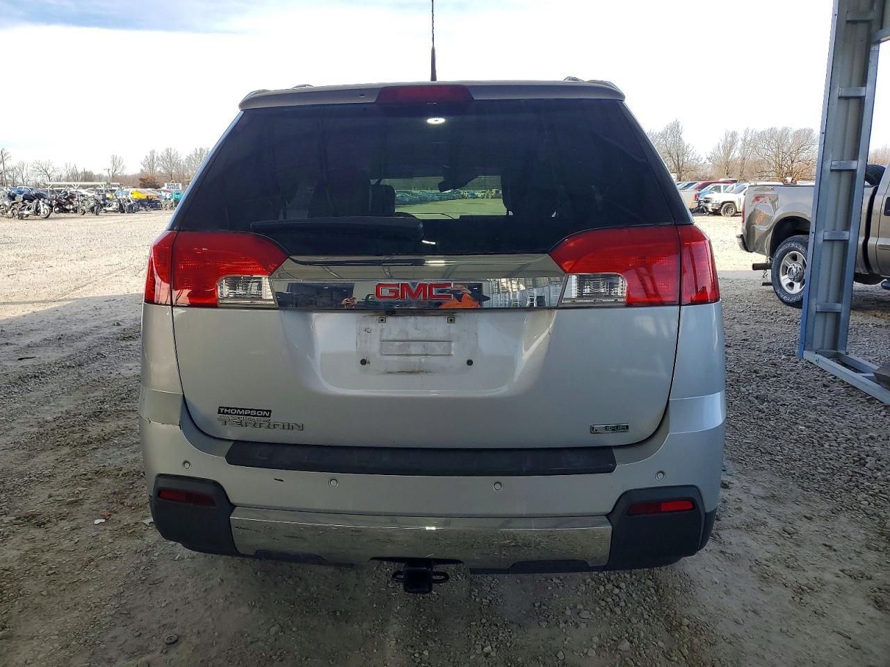 2012 GMC TERRAIN SLT photo 6