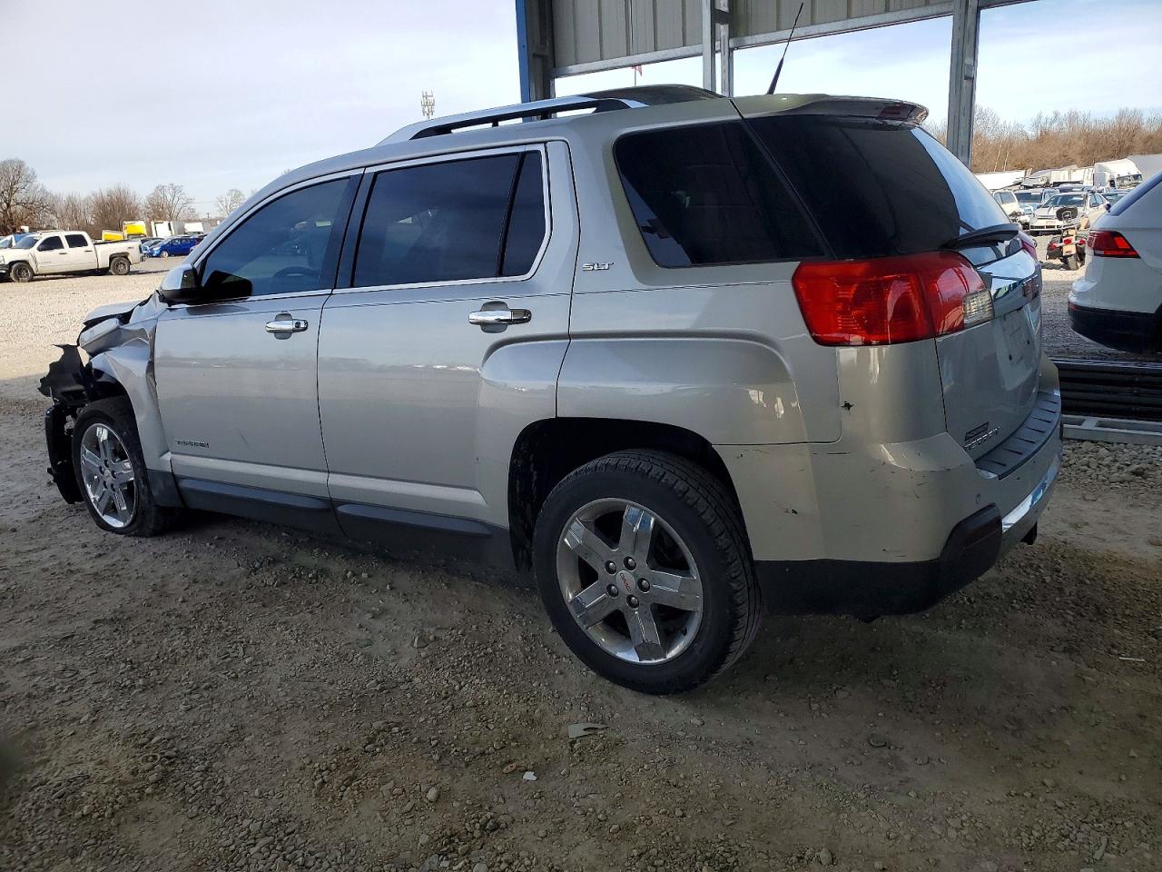 2012 GMC TERRAIN SLT photo 2