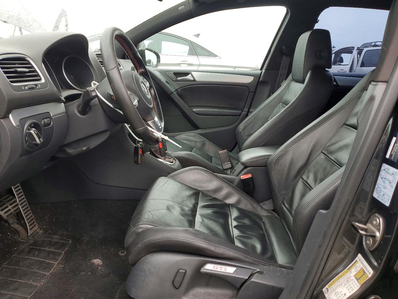 2012 VOLKSWAGEN GTI photo 19