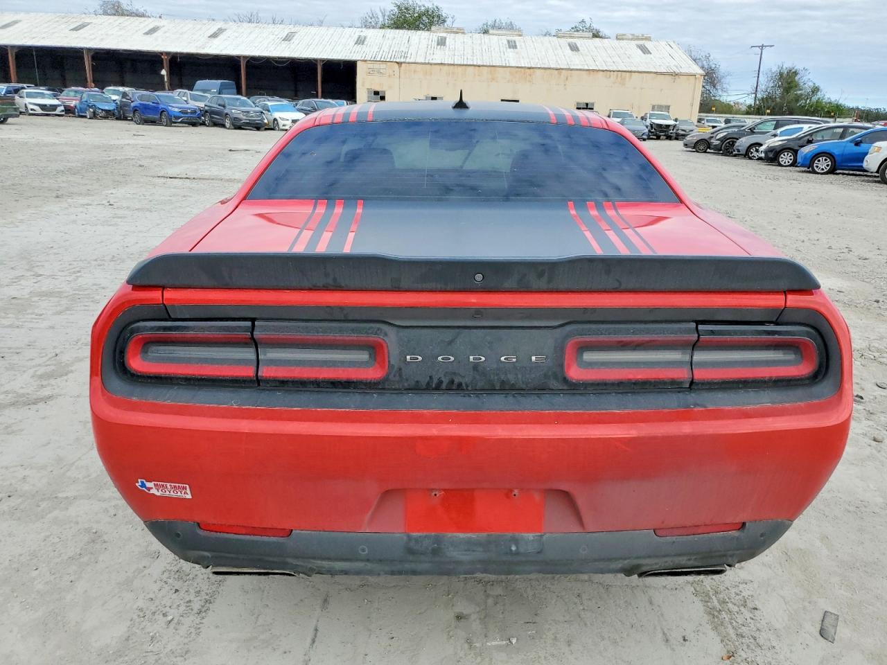 2016 DODGE CHALLENGER R/T photo 11