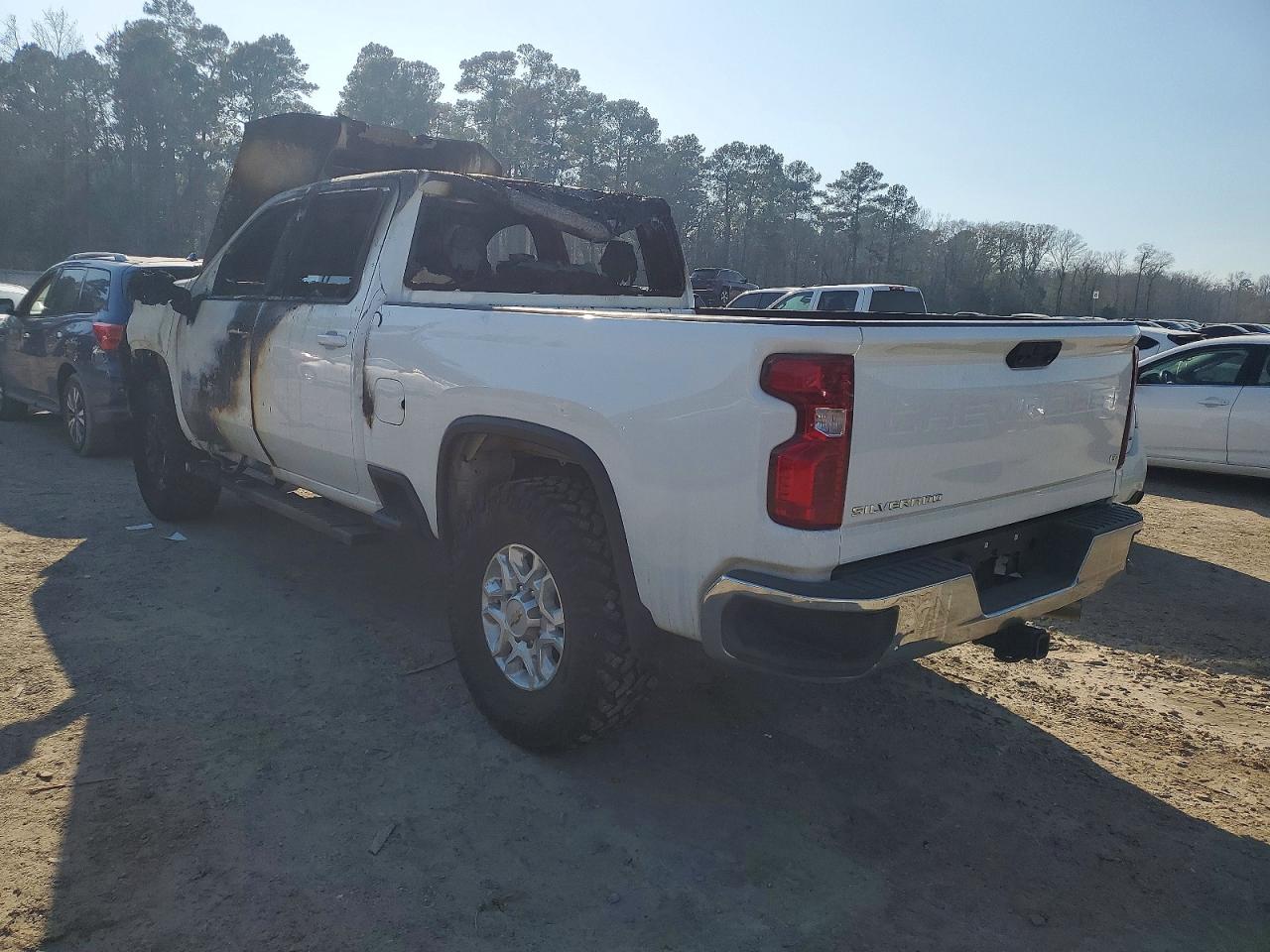 2021 CHEVROLET SILVERADO K2500 HEAVY DUTY LT photo 2
