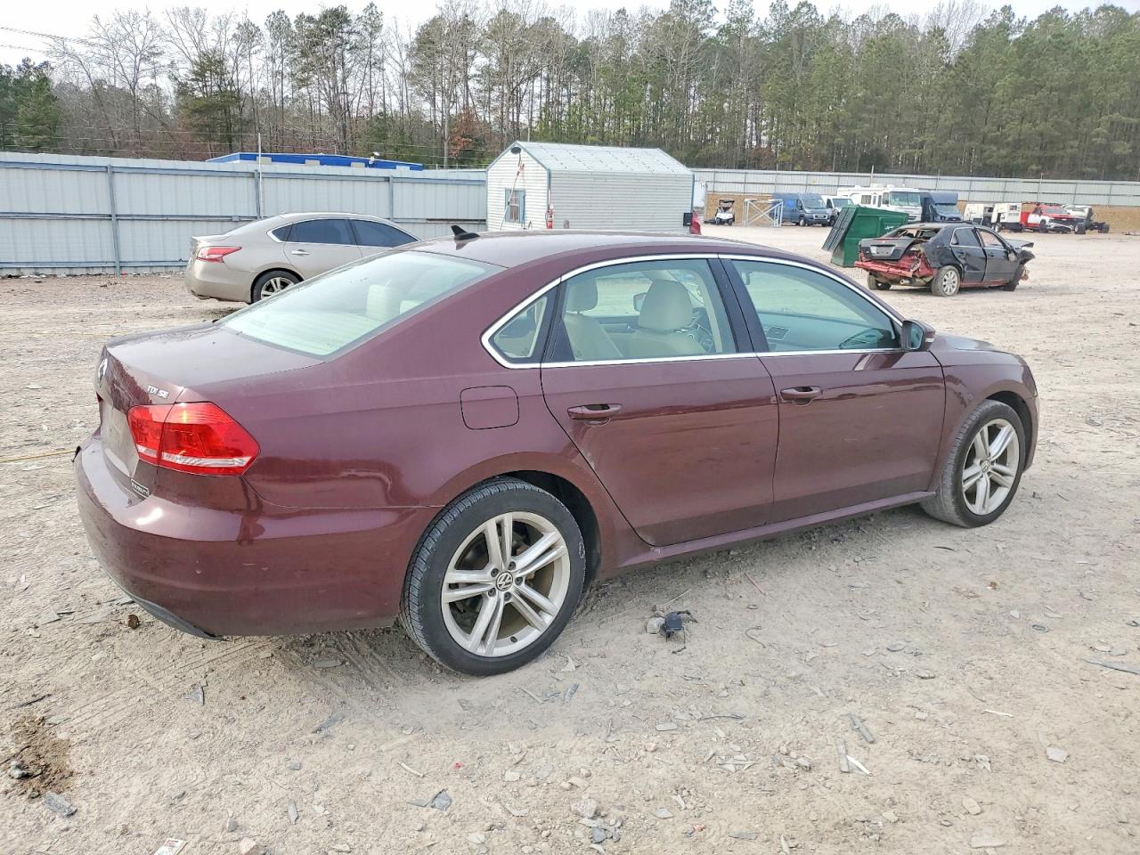 2014 VOLKSWAGEN PASSAT SE photo 3