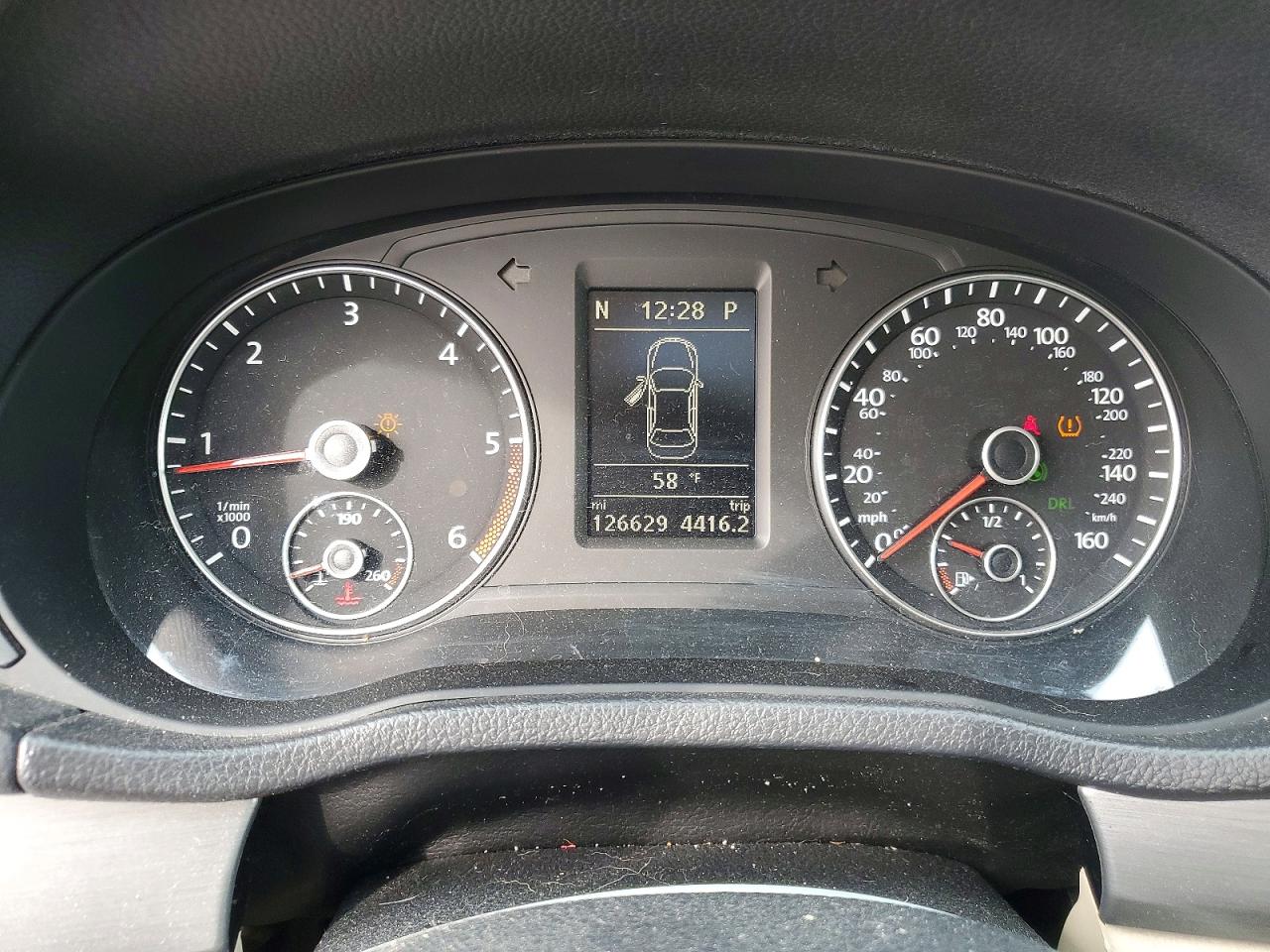 2014 VOLKSWAGEN PASSAT SE photo 9