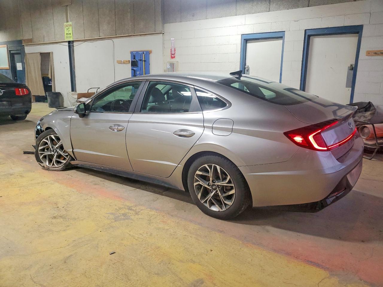 2020 HYUNDAI SONATA SEL photo 2