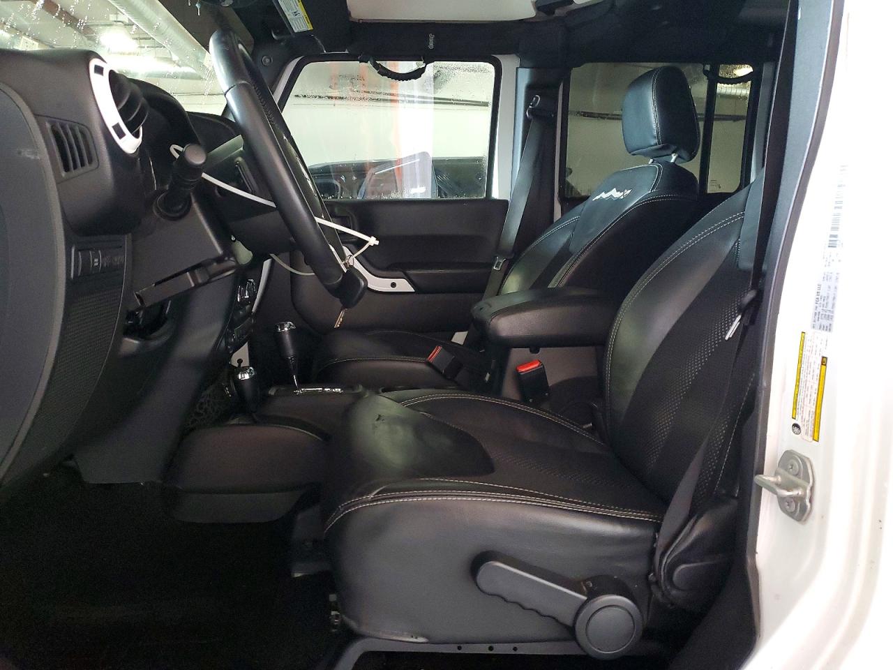 2015 JEEP WRANGLER UNLIMITED SAHARA photo 7