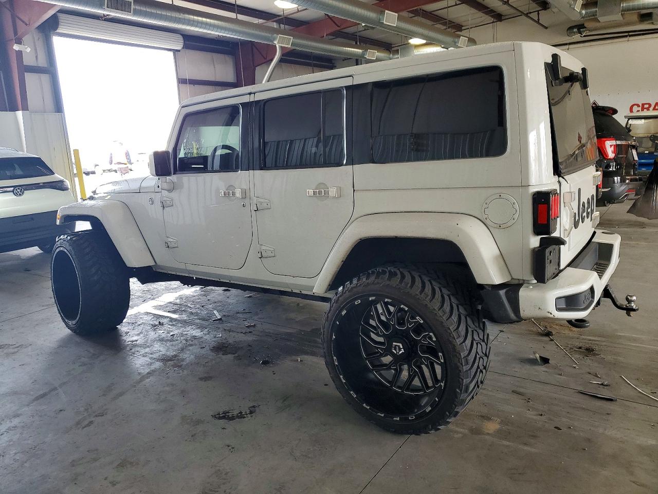 2015 JEEP WRANGLER UNLIMITED SAHARA photo 2
