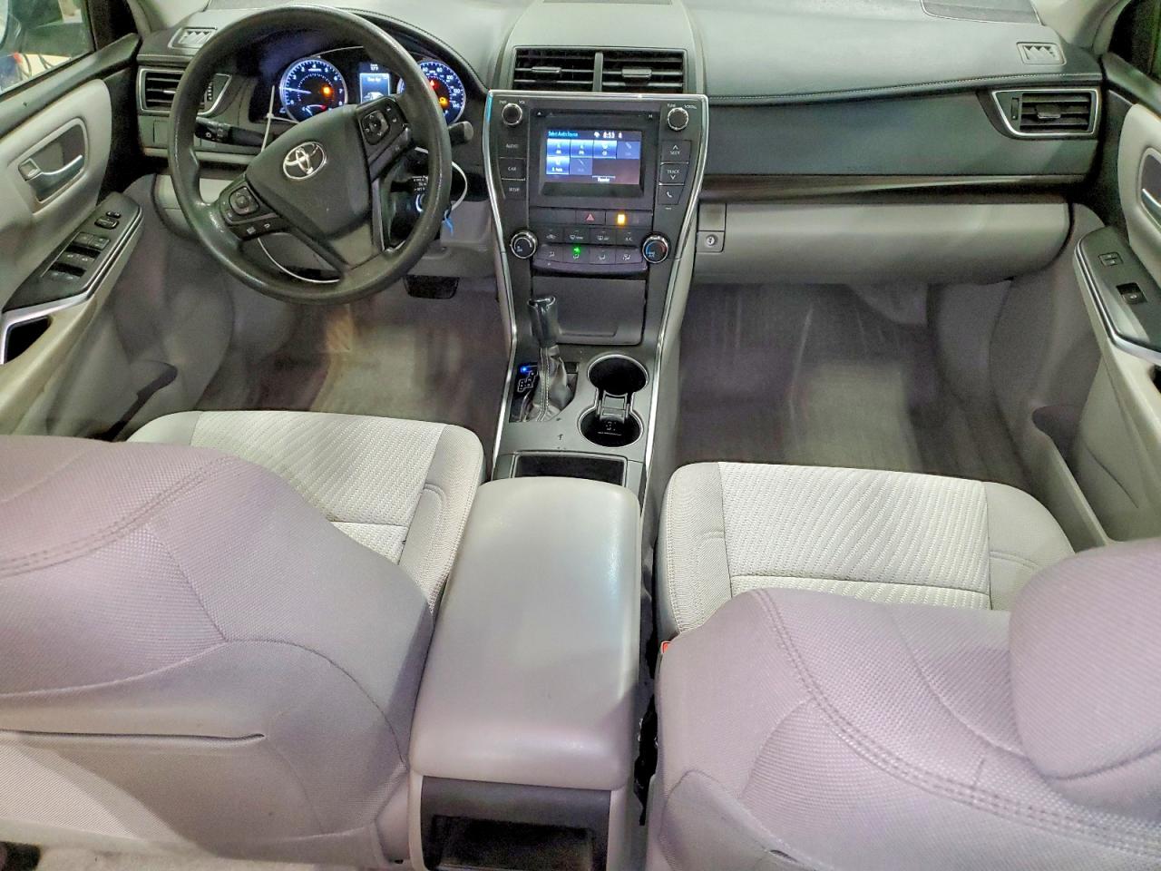 2017 TOYOTA CAMRY LE photo 8