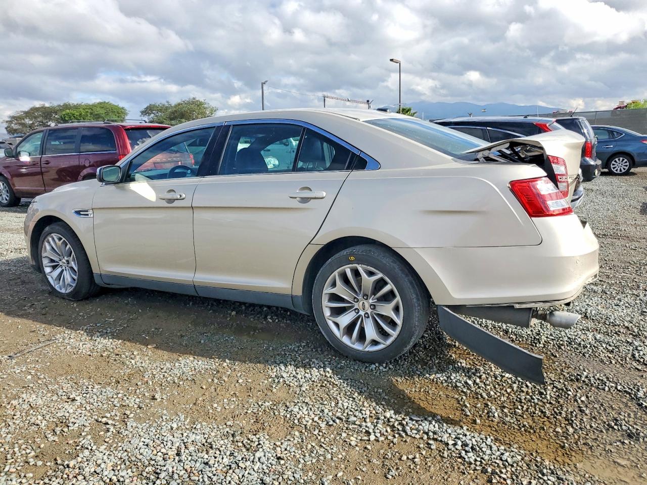 2018 FORD TAURUS LIMITED photo 2