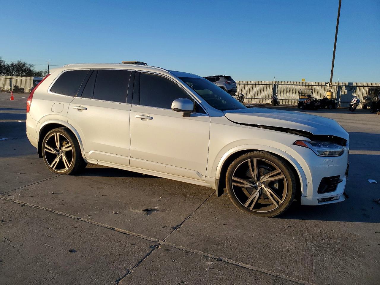 2019 VOLVO XC90 T6 R-DESIGN photo 4
