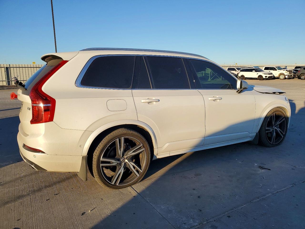 2019 VOLVO XC90 T6 R-DESIGN photo 3