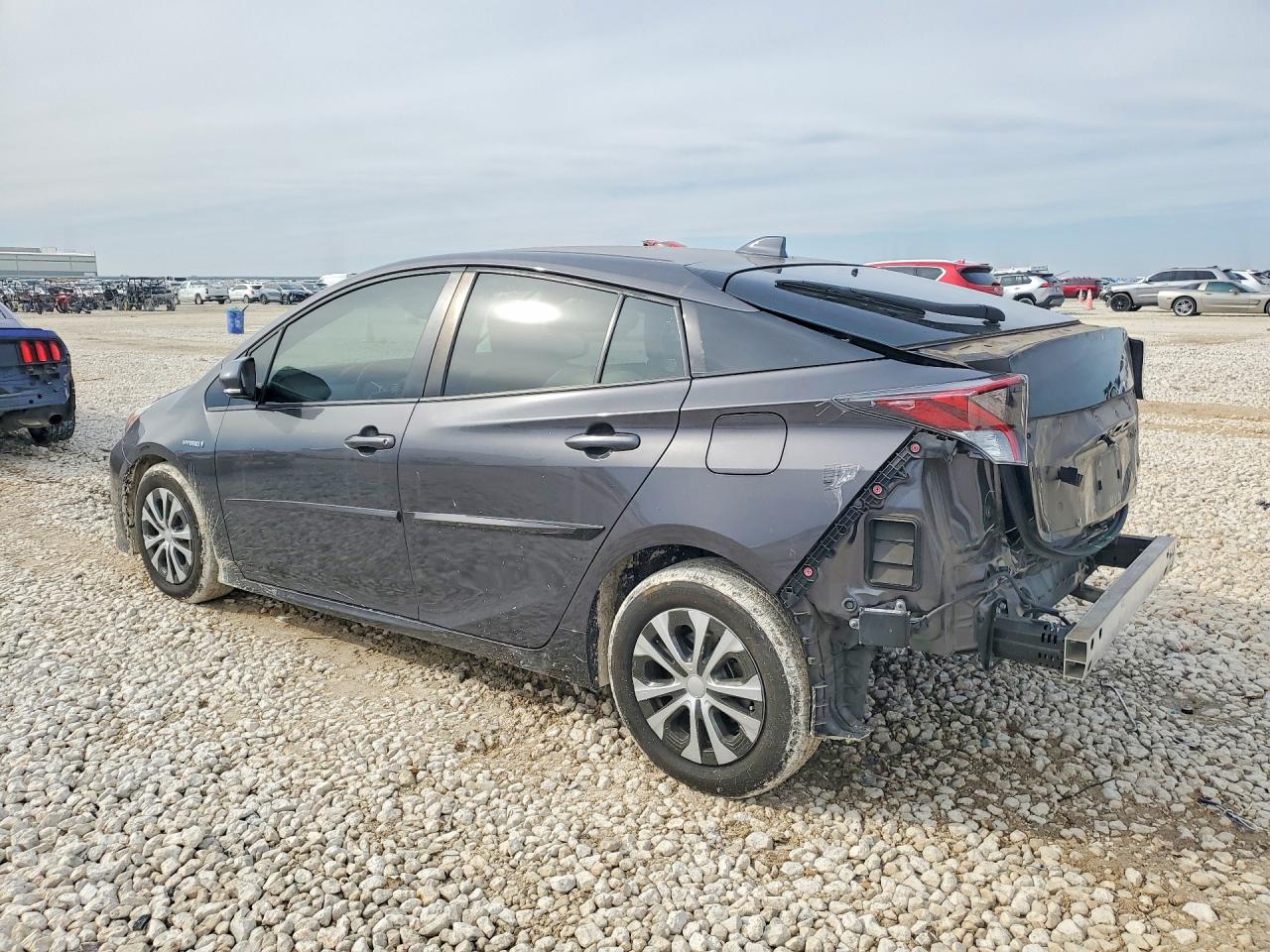 2018 TOYOTA PRIUS photo 2
